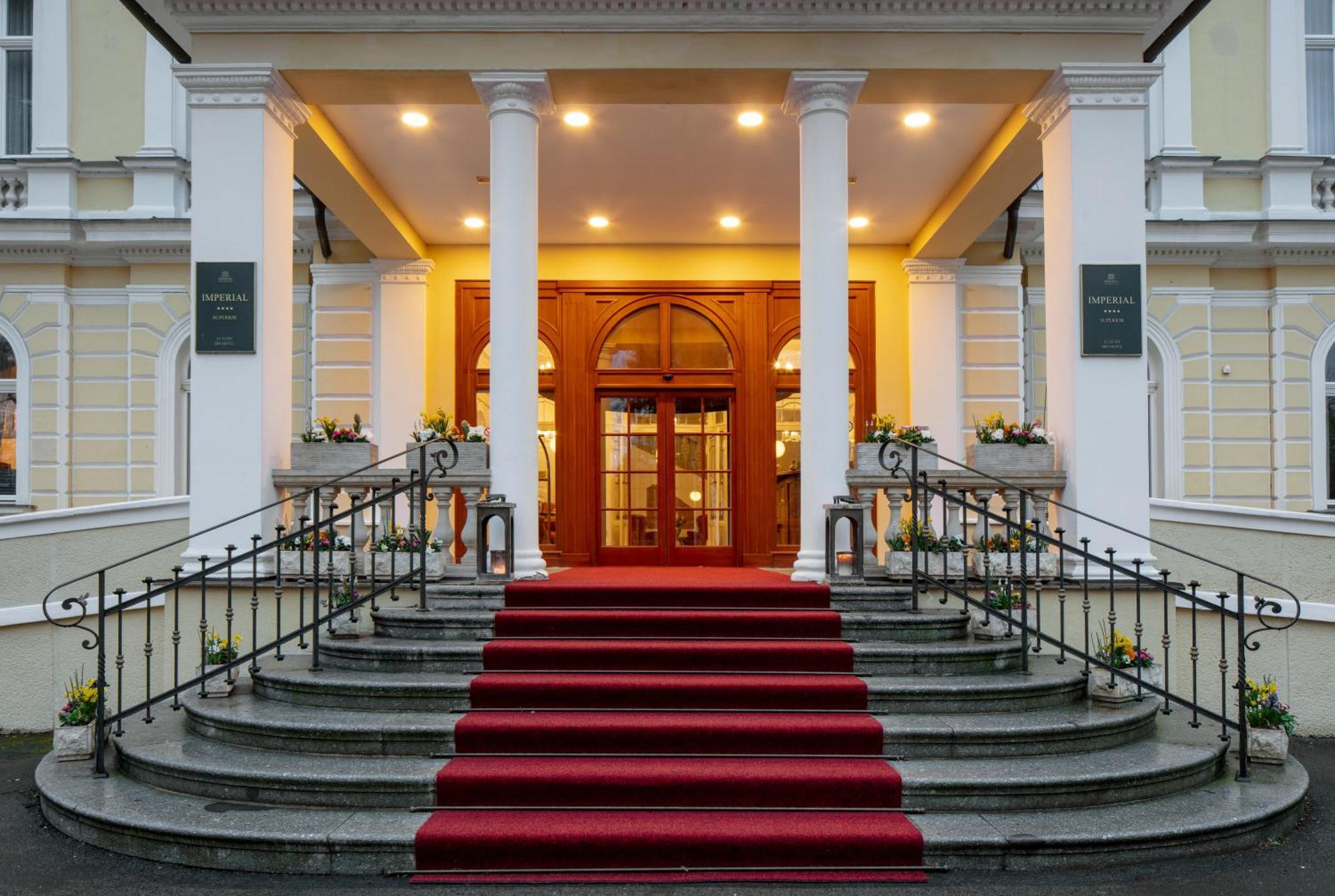 Imperial Spa & Kurhotel Františkovy Lázně Екстериор снимка